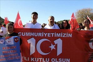 Kaş’ta Ecdadın Yolunda Cumhuriyete Saygı Yürüyüşü yapıldı